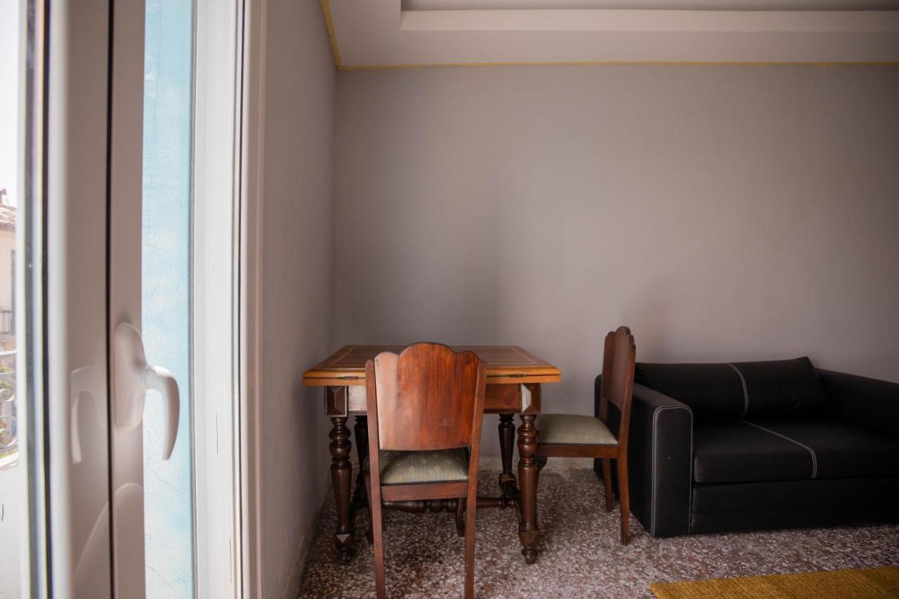Athens Apartments ภายนอก รูปภาพ